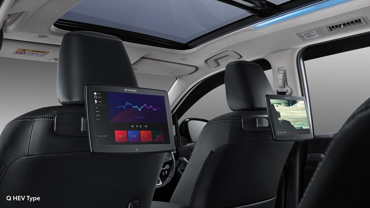 Innova Zenix — Dual Rear Seat Entertainment
