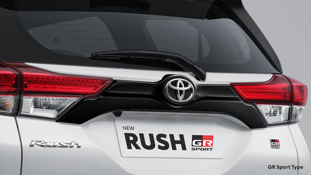 Rush — New Black Glossy Upper Back Door Garnish